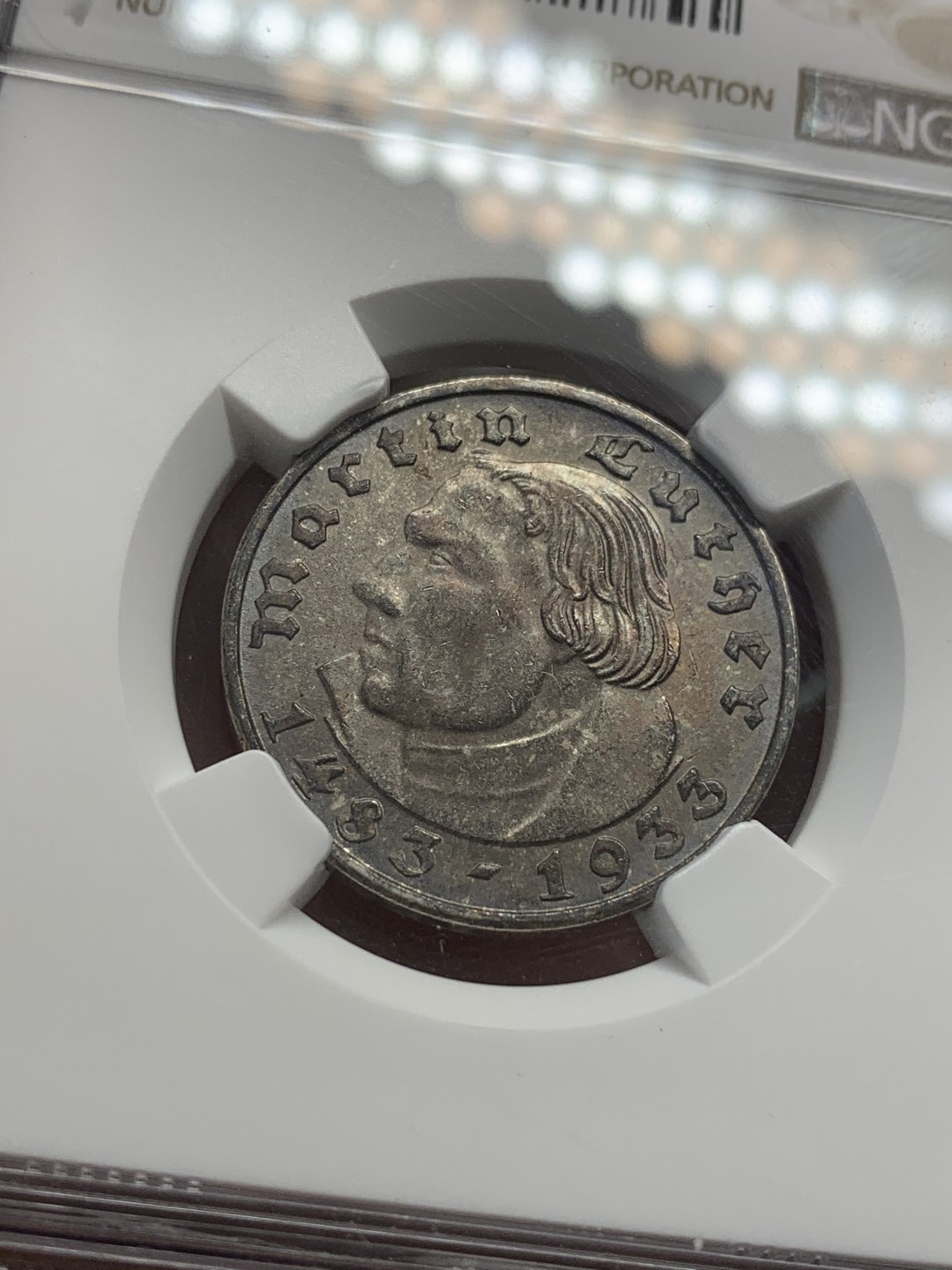 《竞宝斋》第83场-本周日，周一2场连拍（全场不限金额包邮） NGC-MS63 德国 1933年 马丁路德纪念2马克银币 稀少F厂 转光彩色包浆 细节清晰 值得收藏