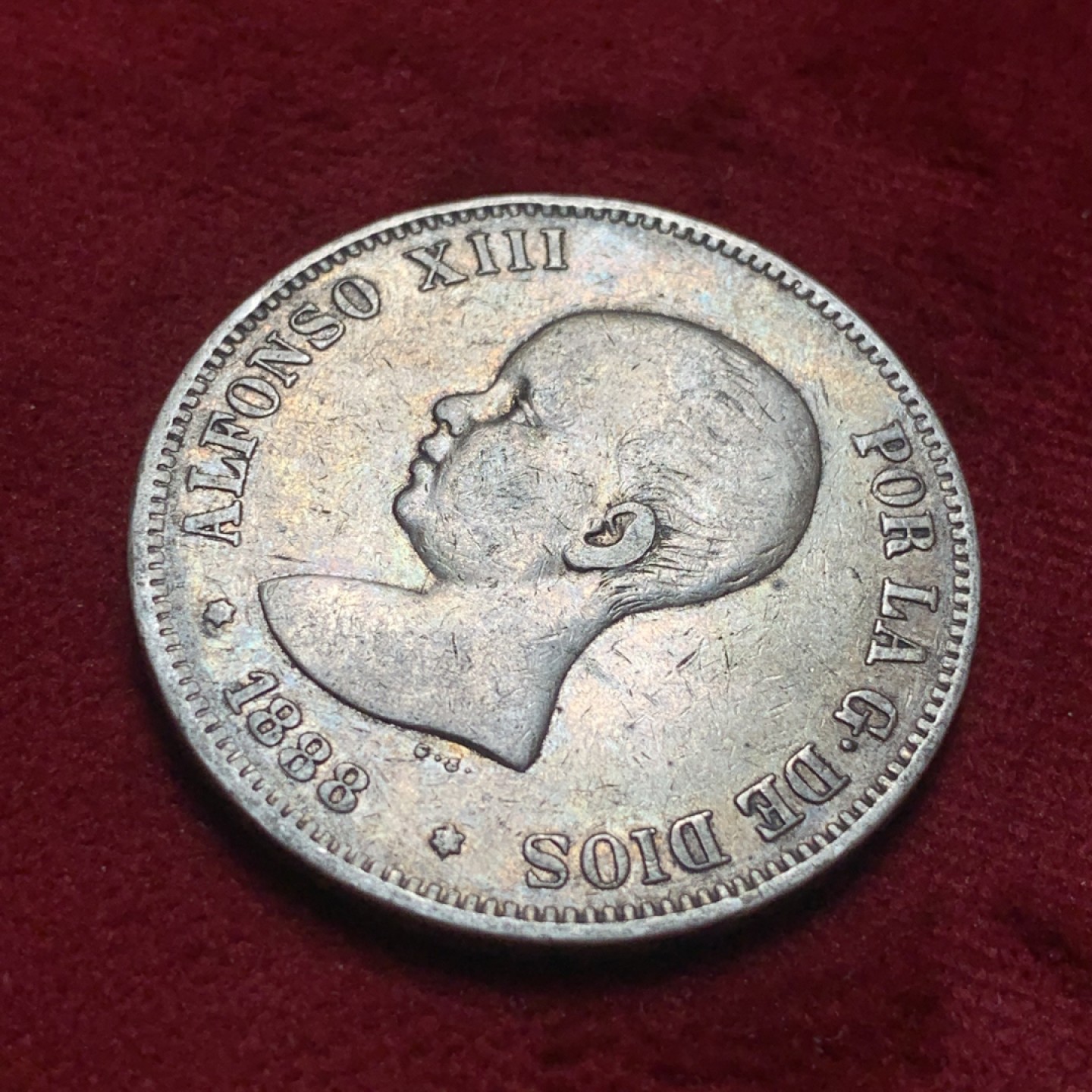 《竞宝斋》第83场-本周日，周一2场连拍（全场不限金额包邮） 西班牙1888年阿方索十三世5比塞塔双柱银币 五彩包浆 发财年份