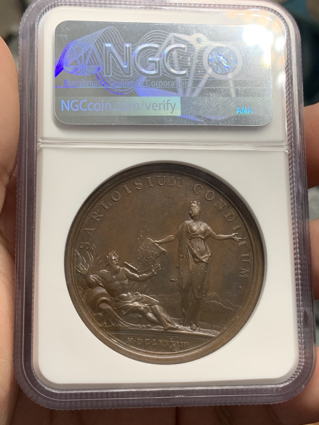 《竞宝斋》第83场-本周日，周一2场连拍（全场不限金额包邮） NGC MS64 法国1683年路易十四萨尔建城纪念高浮雕精美铜章 顶级品相