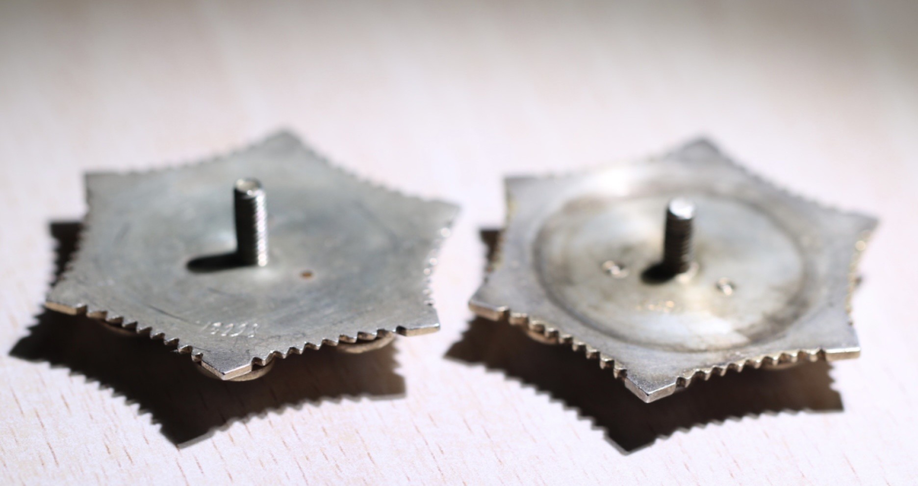 大猫徽章拍卖第199期  蒙古🇲🇳北极星勋章一对 轮版 杆有截