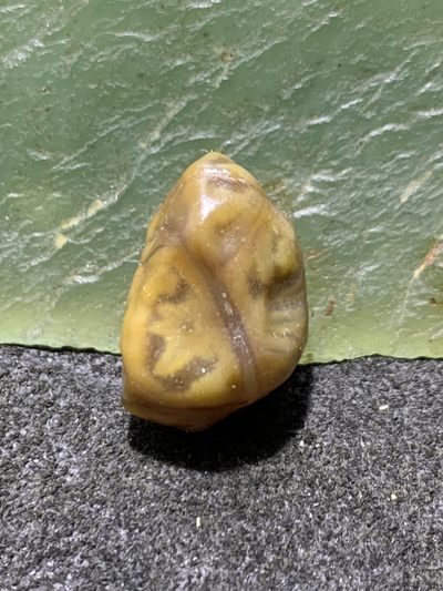 精美戈壁筋脉石小原石一颗， - 精美戈壁筋脉石小原石一颗，