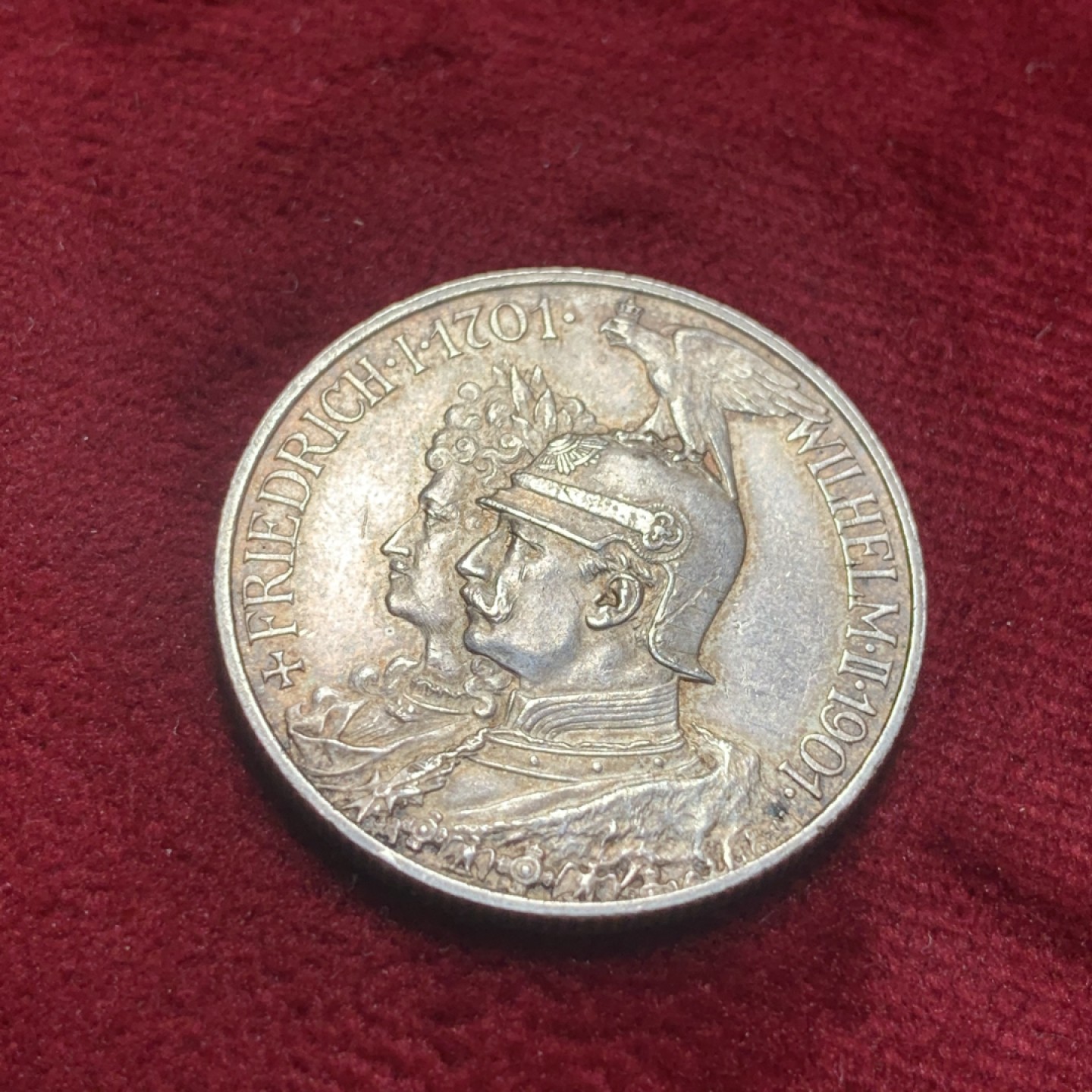 《竞宝斋》第83场-本周日，周一2场连拍（全场不限金额包邮） 德国普鲁士 1901年 200周年纪念2马克 银币 酱彩包浆 带光 可以送评