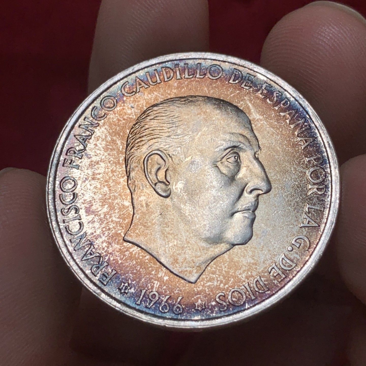 《竞宝斋》第83场-本周日，周一2场连拍（全场不限金额包邮） 西班牙 1966年 佛朗哥 100比塞塔 大银币 五彩包浆 BU状态