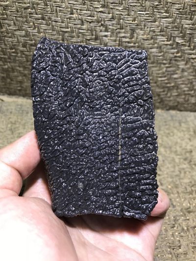 放福利，精美新疆满纹黑泥石原石把件（镇纸，摆件） 一块 - 放福利，精美新疆满纹黑泥石原石把件（镇纸，摆件） 一块