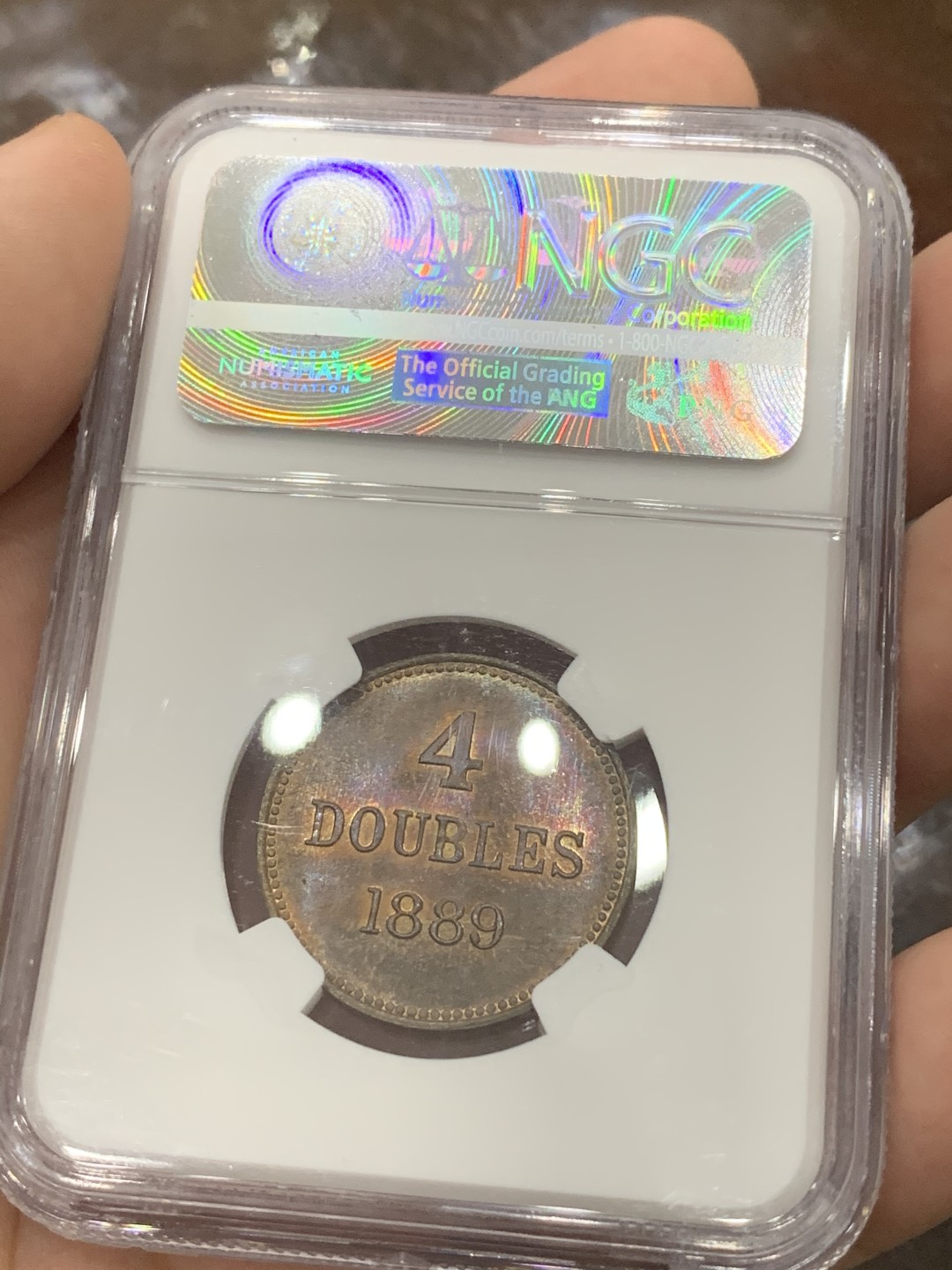 《竞宝斋》第83场-本周日，周一2场连拍（全场不限金额包邮） NGC-64RB 1889年 根西 4道布铜币