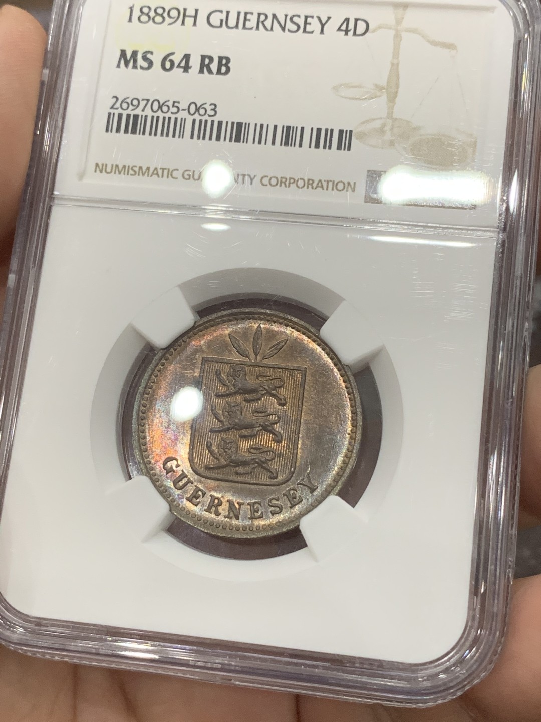 《竞宝斋》第83场-本周日，周一2场连拍（全场不限金额包邮） NGC-64RB 1889年 根西 4道布铜币