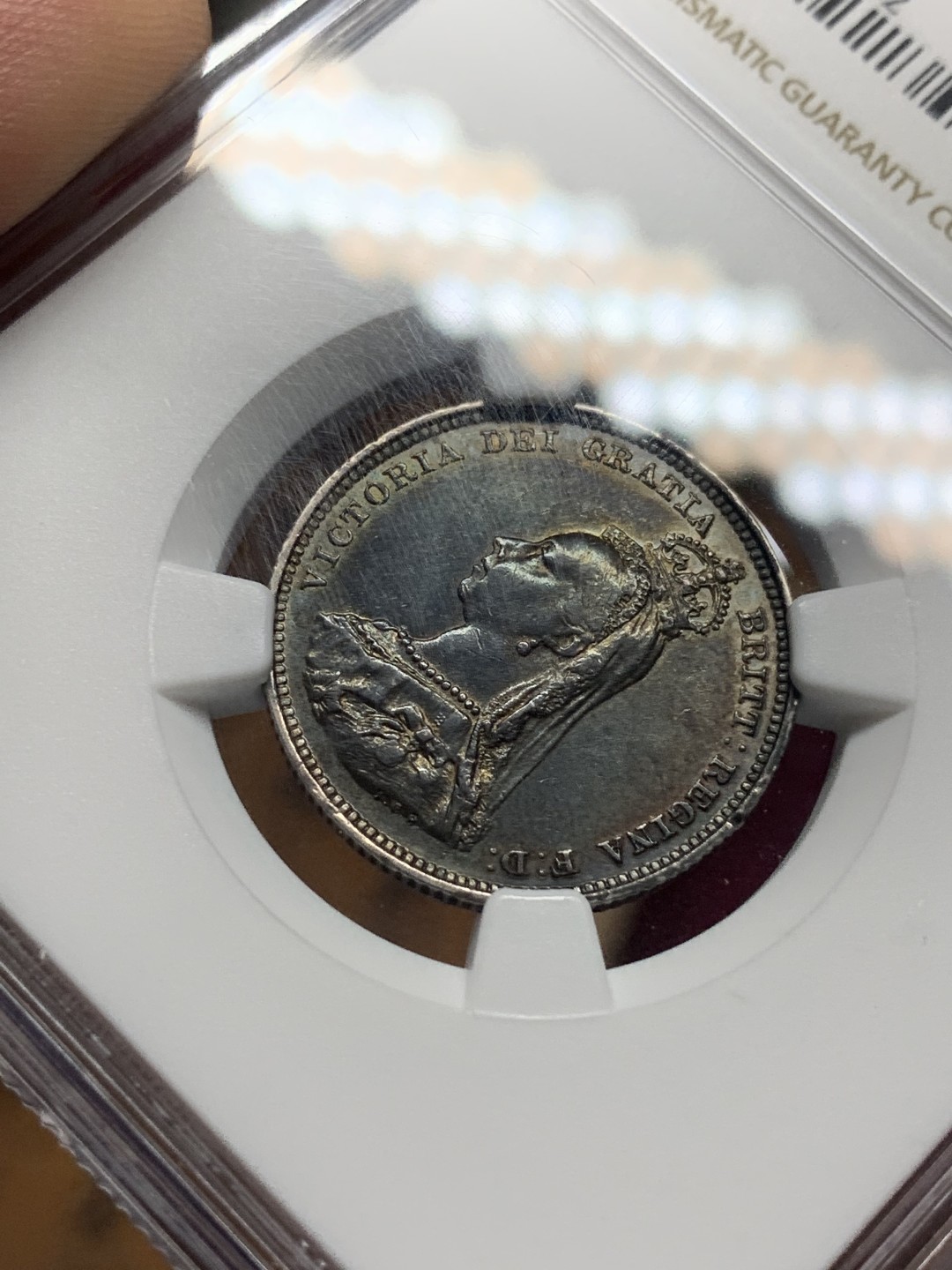 《竞宝斋》第83场-本周日，周一2场连拍（全场不限金额包邮） NGC XF45 英国 1887年 维多利亚 女王 1先令 炭黑包浆 给这分数醉了