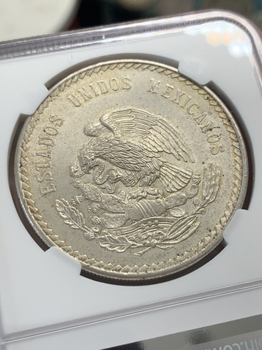 《竞宝斋》第83场-本周日，周一2场连拍（全场不限金额包邮） NGC-MS63 墨西哥1948年 印第安人头像 5比索大银币 原光带彩 很漂亮