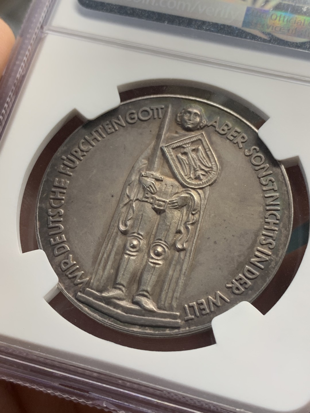 《竞宝斋》第83场-本周日，周一2场连拍（全场不限金额包邮） NGC MS64 1928年德国纪念银章 俾斯麦逝世 背面是古罗马骑士圣罗兰 双面深灰浓郁包浆 高浮雕实物状态极佳