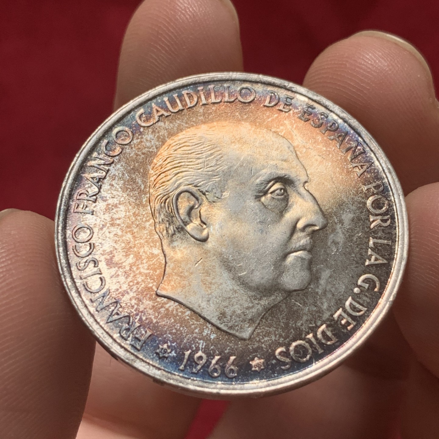 《竞宝斋》第83场-本周日，周一2场连拍（全场不限金额包邮） 西班牙 1966年 佛朗哥 100比塞塔 大银币 五彩包浆 BU状态