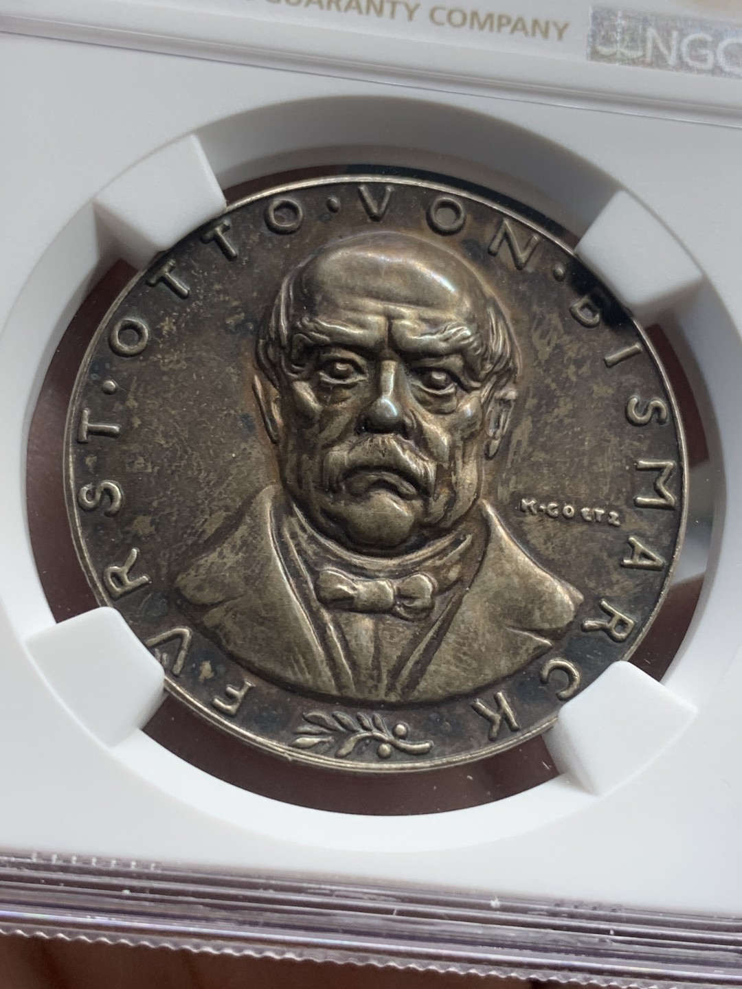 《竞宝斋》第83场-本周日，周一2场连拍（全场不限金额包邮） NGC MS62德国1928年卡尔哥茨设计俾斯麦逝世30周年正面像五彩银章 俾斯麦正面像特别少