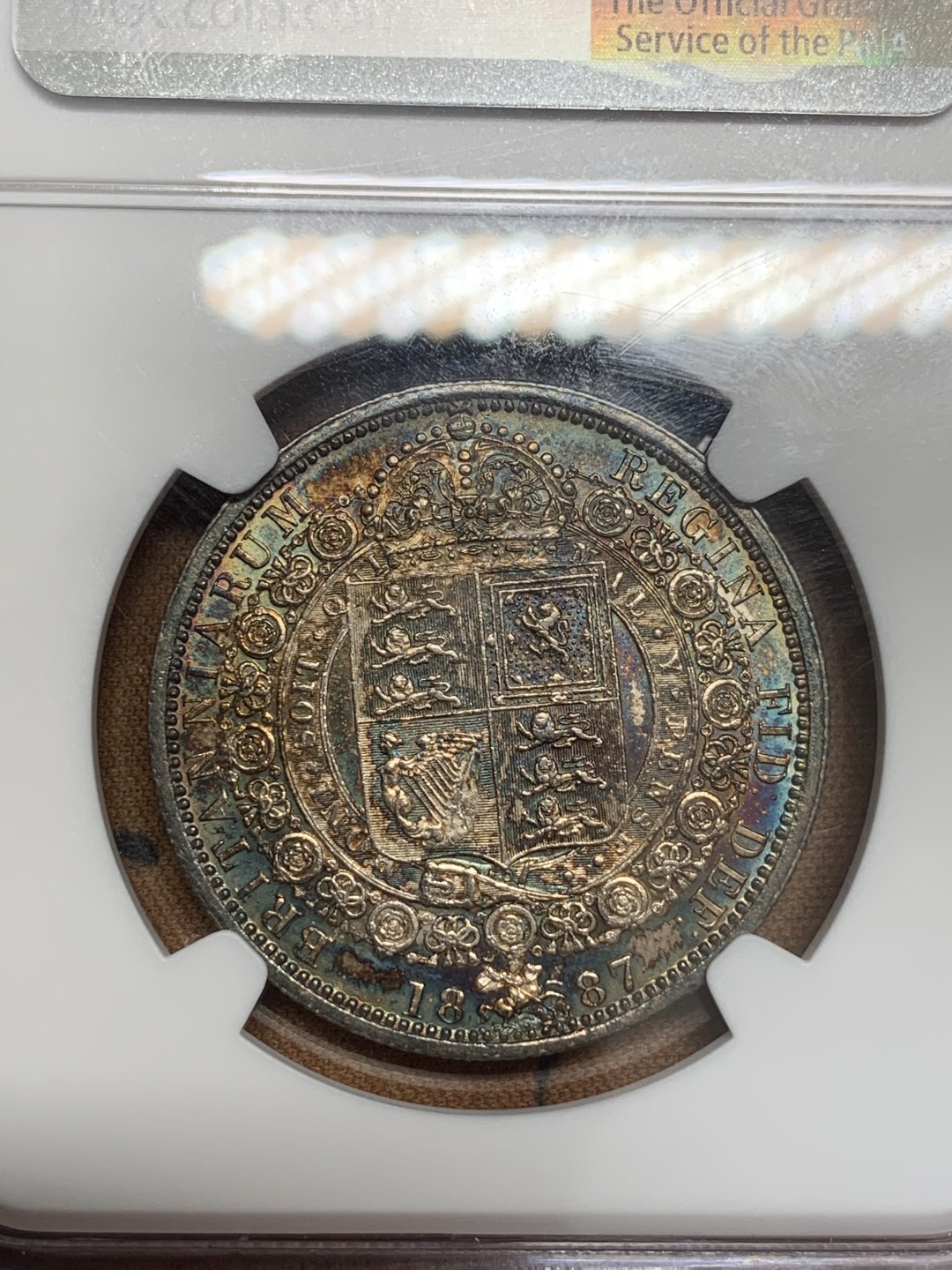 《竞宝斋》第83场-本周日，周一2场连拍（全场不限金额包邮） NGC-UNC 英国 1887年 维多利亚高冠半克朗大银币 底板丝滑未下水 通体五彩斑斓 细节高点具在