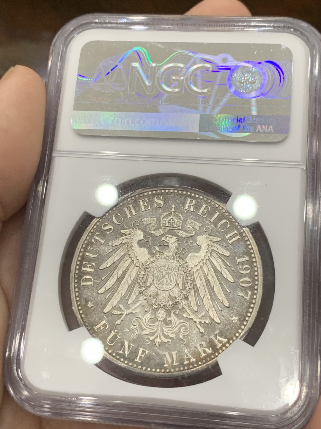 《竞宝斋》第83场-本周日，周一2场连拍（全场不限金额包邮） NGC UNC 1907年德国 巴登弗里德里希 逝世5马克 细节非常不错