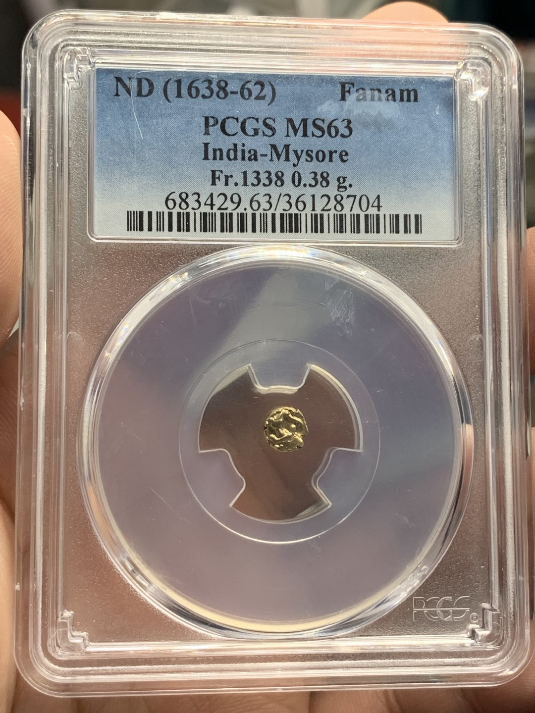 《竞宝斋》第83场-本周日，周一2场连拍（全场不限金额包邮） PCGS MS63 原光印度1638-1662年间迈索尔1法南金币，正面毗湿奴神像，背面印度文字，盒子背面有小磕