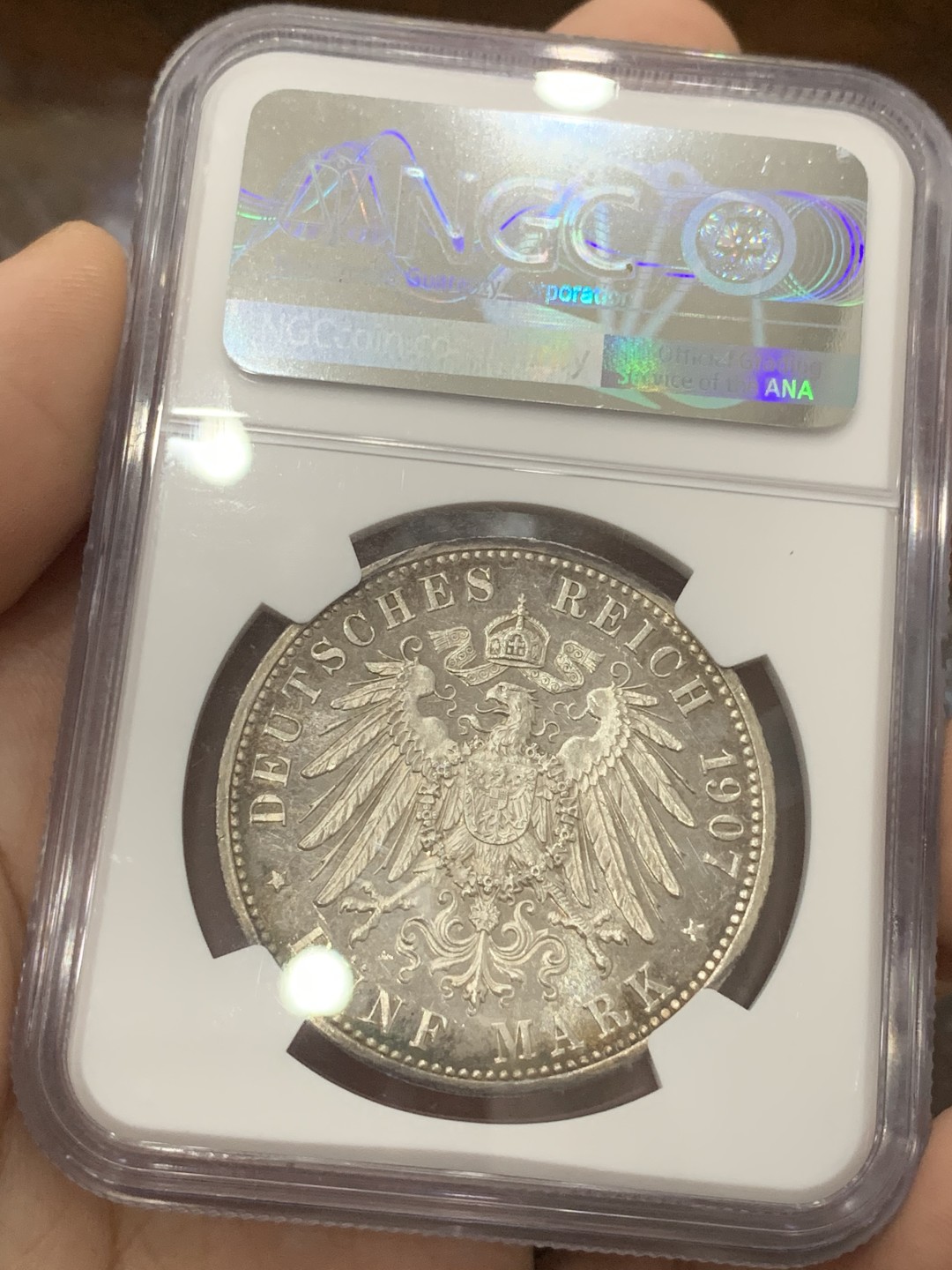 《竞宝斋》第83场-本周日，周一2场连拍（全场不限金额包邮） NGC UNC 1907年德国 巴登弗里德里希 逝世5马克 细节非常不错