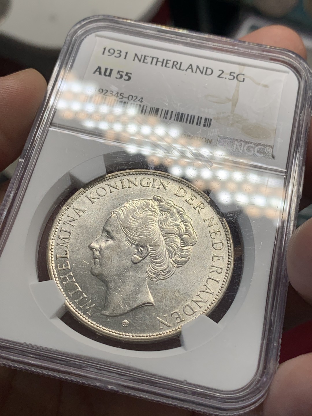 《竞宝斋》第83场-本周日，周一2场连拍（全场不限金额包邮） NGC AU55 荷兰 1931年 威廉明娜女王2.5盾 银币 状态不错 十字光好 低评