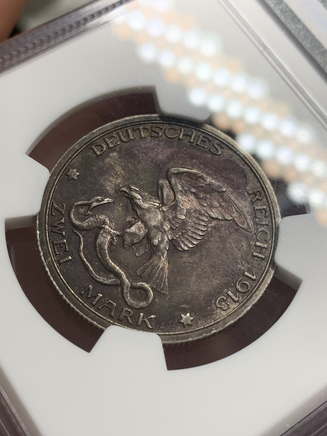 《竞宝斋》第83场-本周日，周一2场连拍（全场不限金额包邮） NGC-MS62 德国 1913年 普鲁士击败拿破仑纪念 2马克 银币 正面五彩包浆 背面紫罗兰包浆