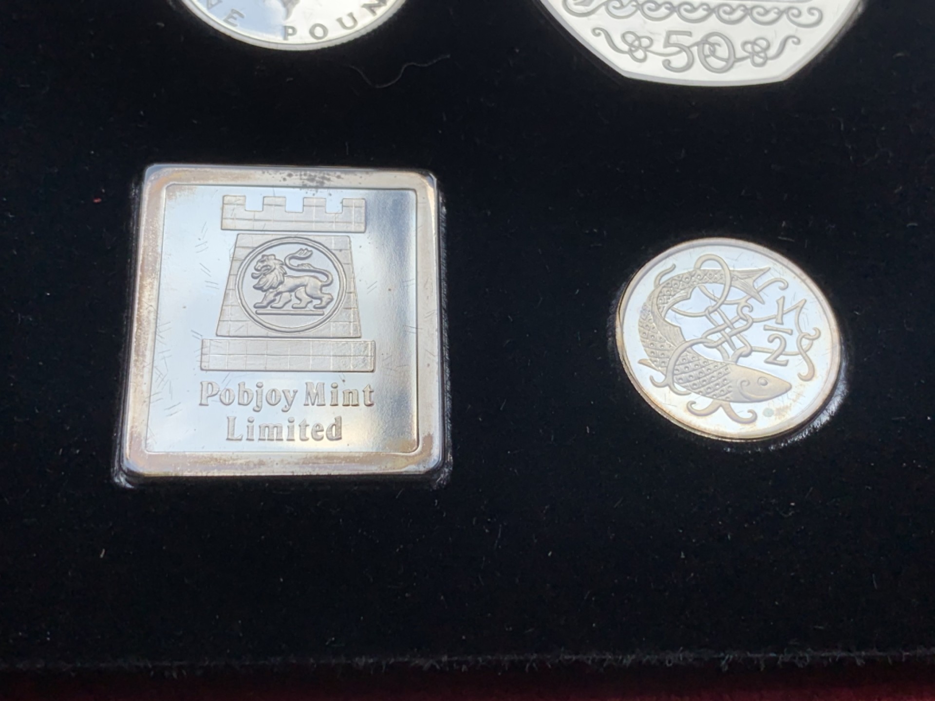 《竞宝斋》第84场-本周日，周一2场连拍（全场不限金额包邮） PROOF原盒装证书英属马恩岛1980年7枚套币（全银）