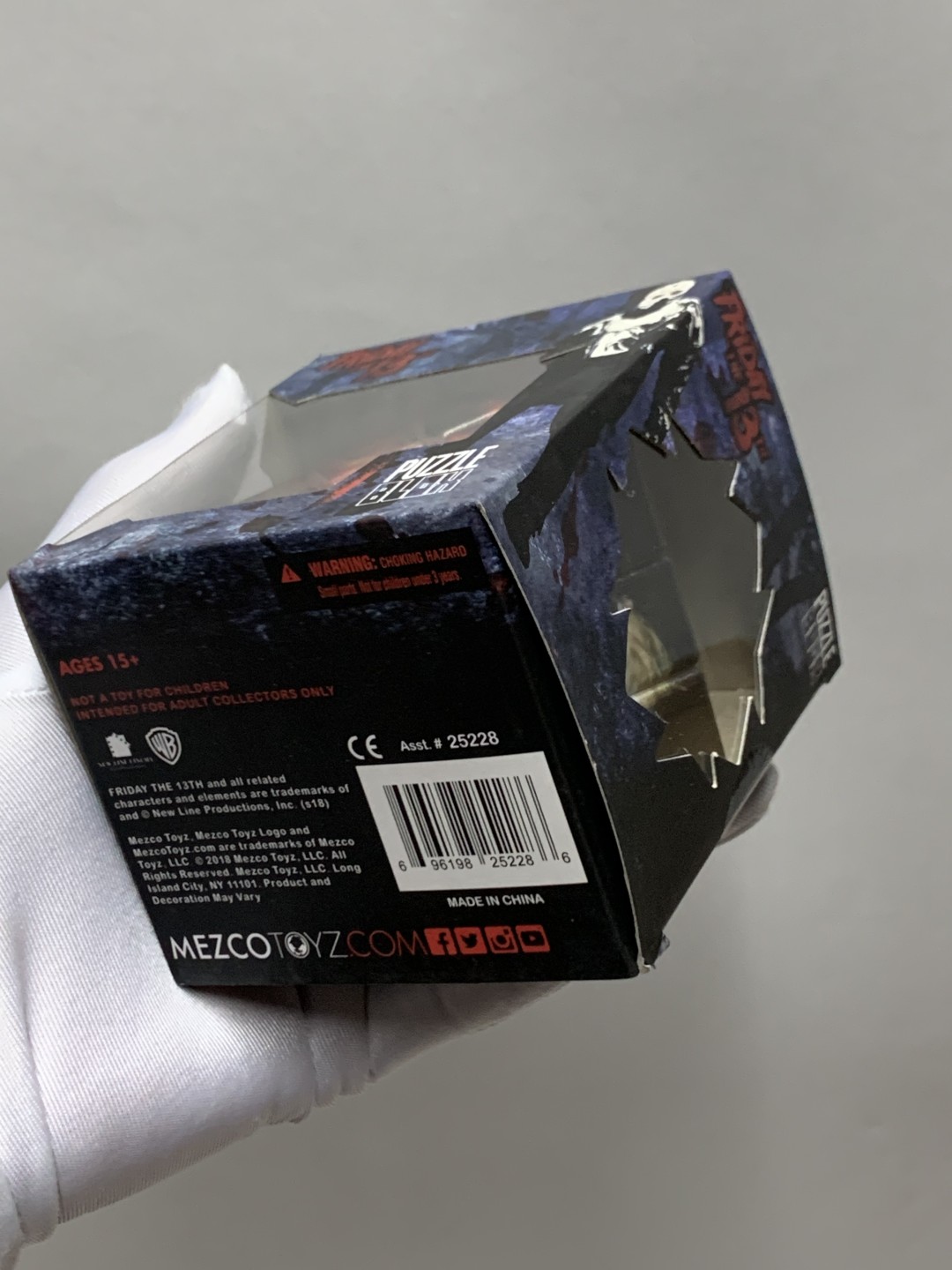 零元拍：Mezco Toyz 蚂蚁/ Puzzle Blox 3D组合益智游戏魔方：《13号星期五》杰森，全新未拆。