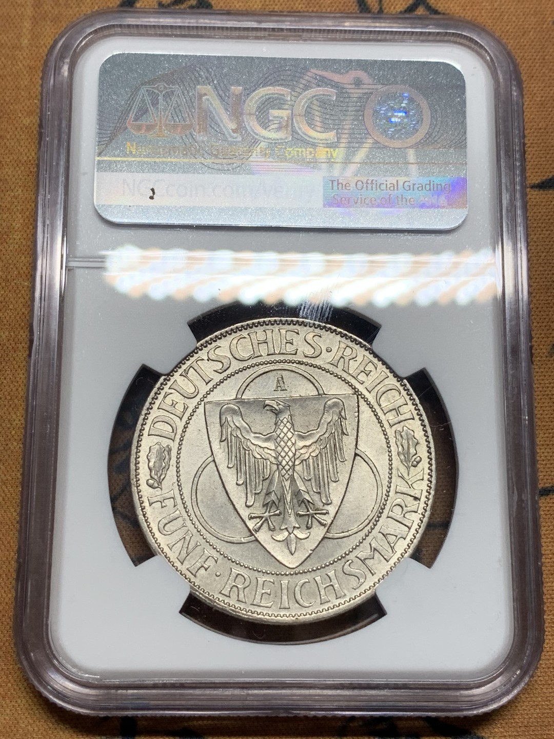 《竞宝斋》第84场-本周日，周一2场连拍（全场不限金额包邮） NGC-MS64 德国魏玛共和国1930年 鹰桥 5马克大银币 出厂状态的粉光 非常漂亮