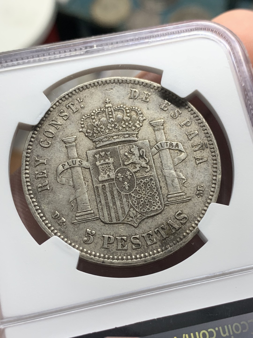 《竞宝斋》第84场-本周日，周一2场连拍（全场不限金额包邮） NGC-AU53 西班牙1877年 阿方索十二世 双柱5比塞塔大银币 细节一流 带底光 更高分只有个位数