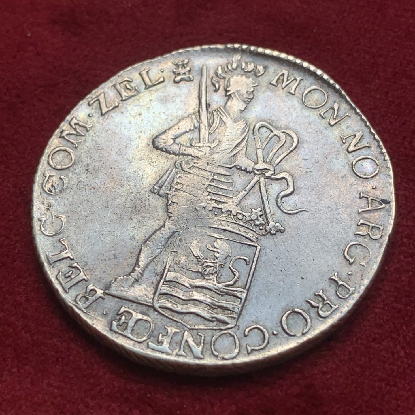 《竞宝斋》第84场-本周日，周一2场连拍（全场不限金额包邮） 荷兰 1761年 武士 杜卡特大银币 一流的底板 AU品质 自己送评吧