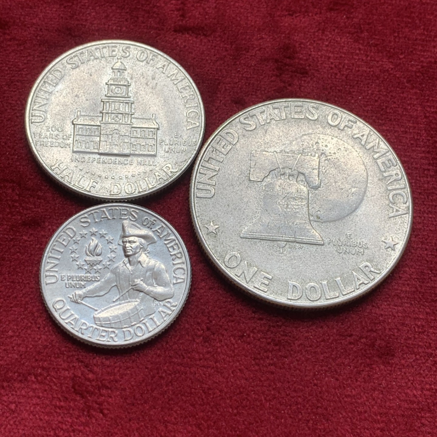 《竞宝斋》第84场-本周日，周一2场连拍（全场不限金额包邮） 美国1976年建国200周年纪念币三枚 原光好品