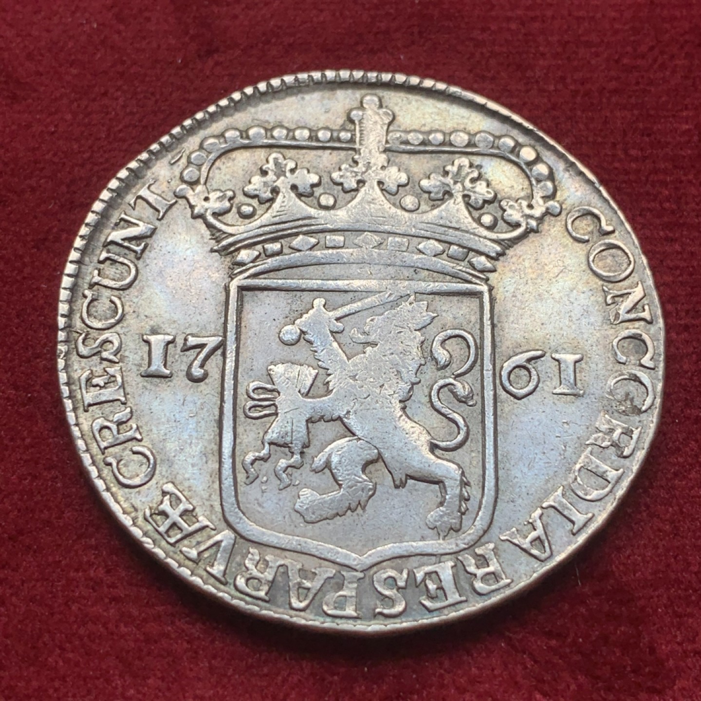 《竞宝斋》第84场-本周日，周一2场连拍（全场不限金额包邮） 荷兰 1761年 武士 杜卡特大银币 一流的底板 AU品质 自己送评吧