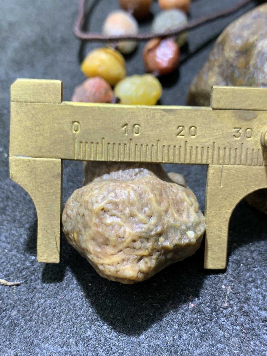 精美戈壁多彩筋脉石大吊坠项链一条！