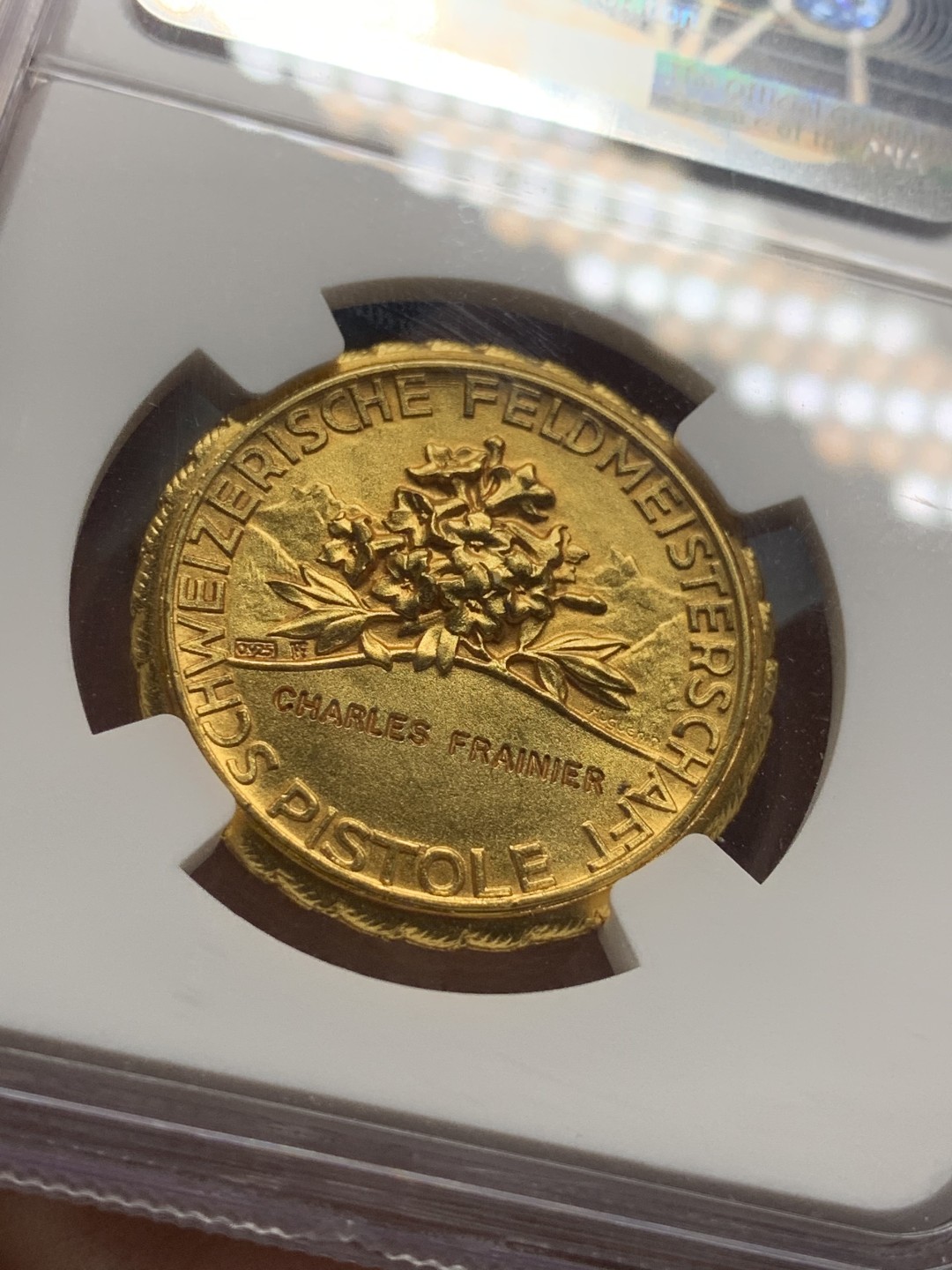 《竞宝斋》第84场-本周日，周一2场连拍（全场不限金额包邮） NGC MS65 瑞士1920年代镀金射击节银章 金光闪闪 品相优异