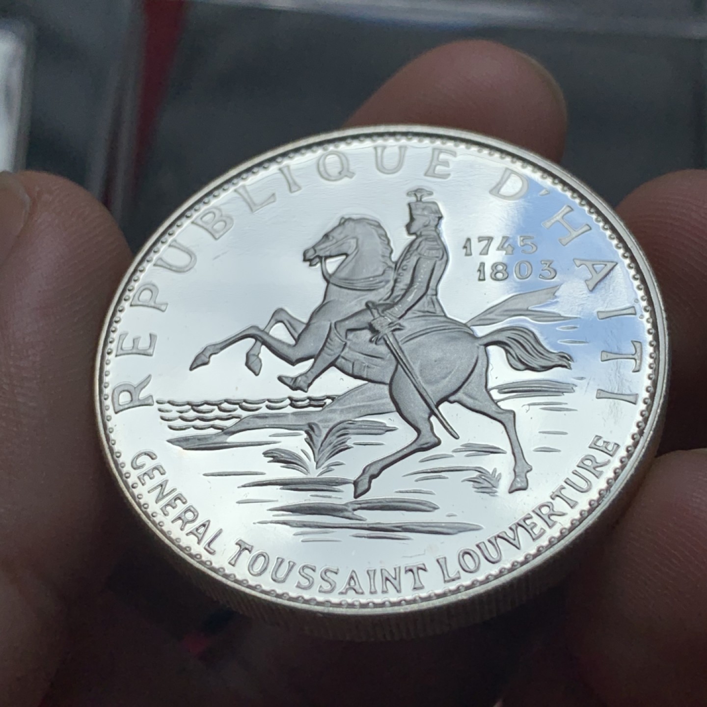 《竞宝斋》第84场-本周日，周一2场连拍（全场不限金额包邮） PROOF原包装海地1968、1969年5.10.25盾三枚纪念银套币  独立包装   5盾  1969年 1175枚最少的一年 23.52g    0.999