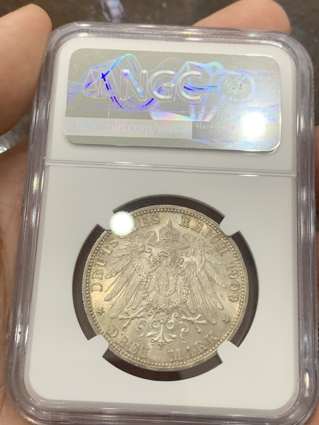 《竞宝斋》第84场-本周日，周一2场连拍（全场不限金额包邮） NGC-MS63 德国 施瓦茨堡松得斯豪森 1909年 3马克 银币 卡尔甘特尔 黄油彩包浆 难得一见