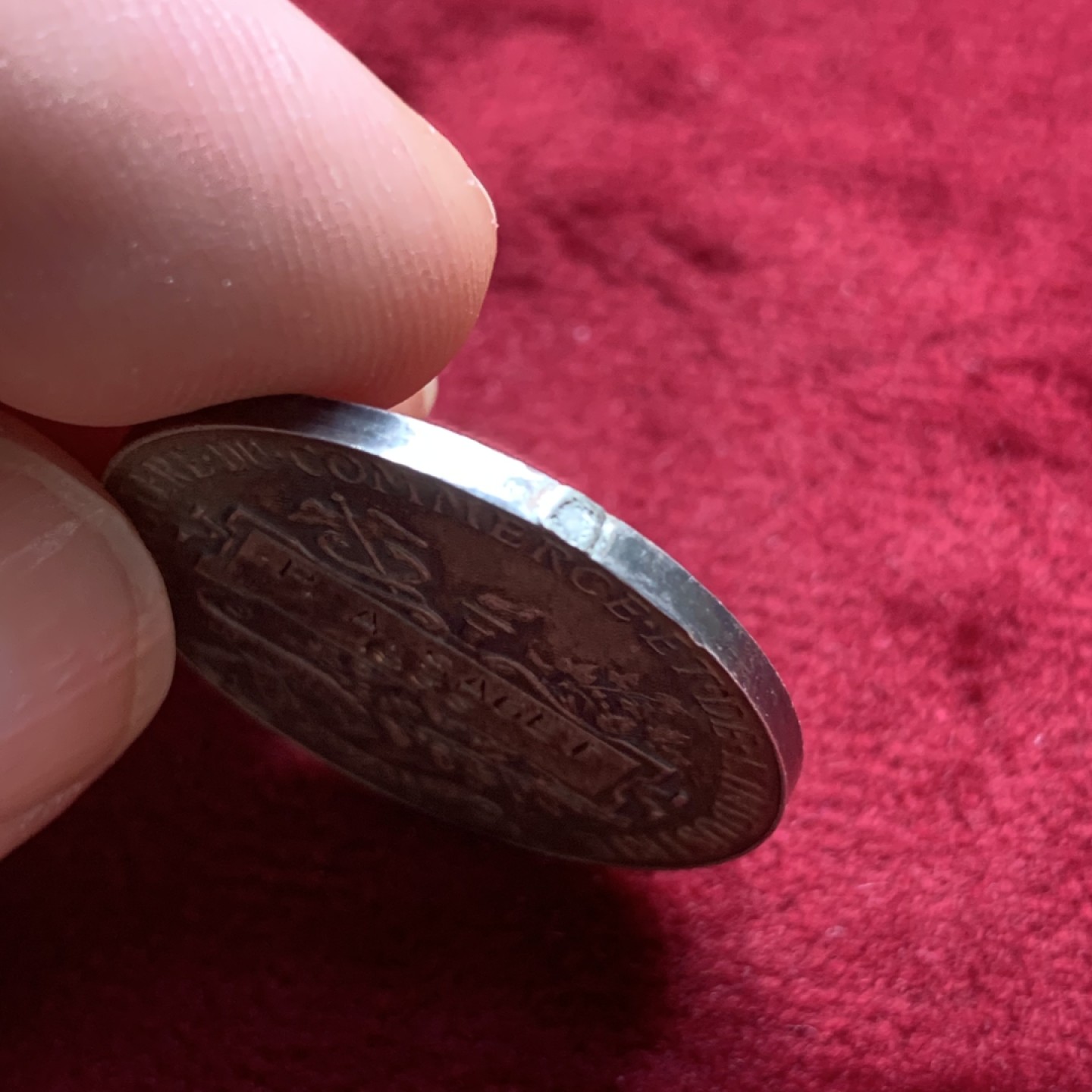 《竞宝斋》第84场-本周日，周一2场连拍（全场不限金额包邮） 法国 1933年 贸易部 银章 包浆漂亮 环去掉了 细节见图