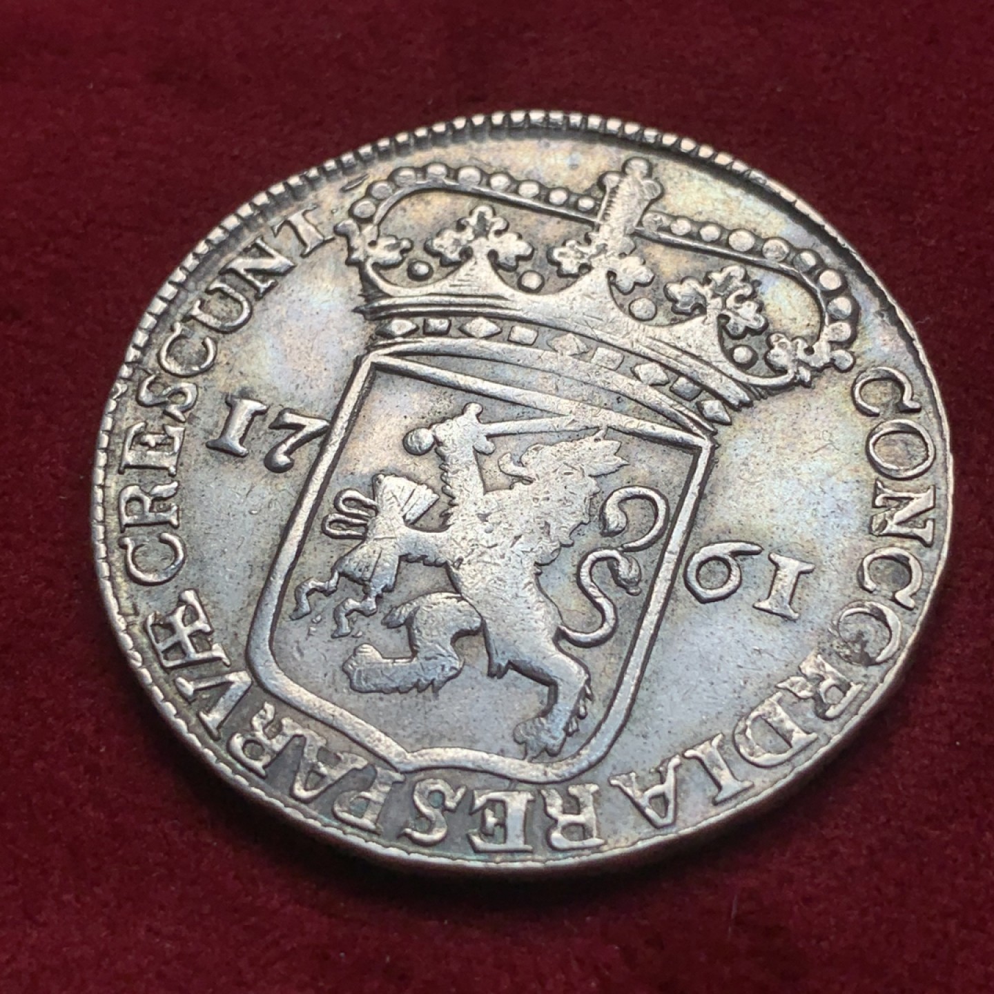 《竞宝斋》第84场-本周日，周一2场连拍（全场不限金额包邮） 荷兰 1761年 武士 杜卡特大银币 一流的底板 AU品质 自己送评吧