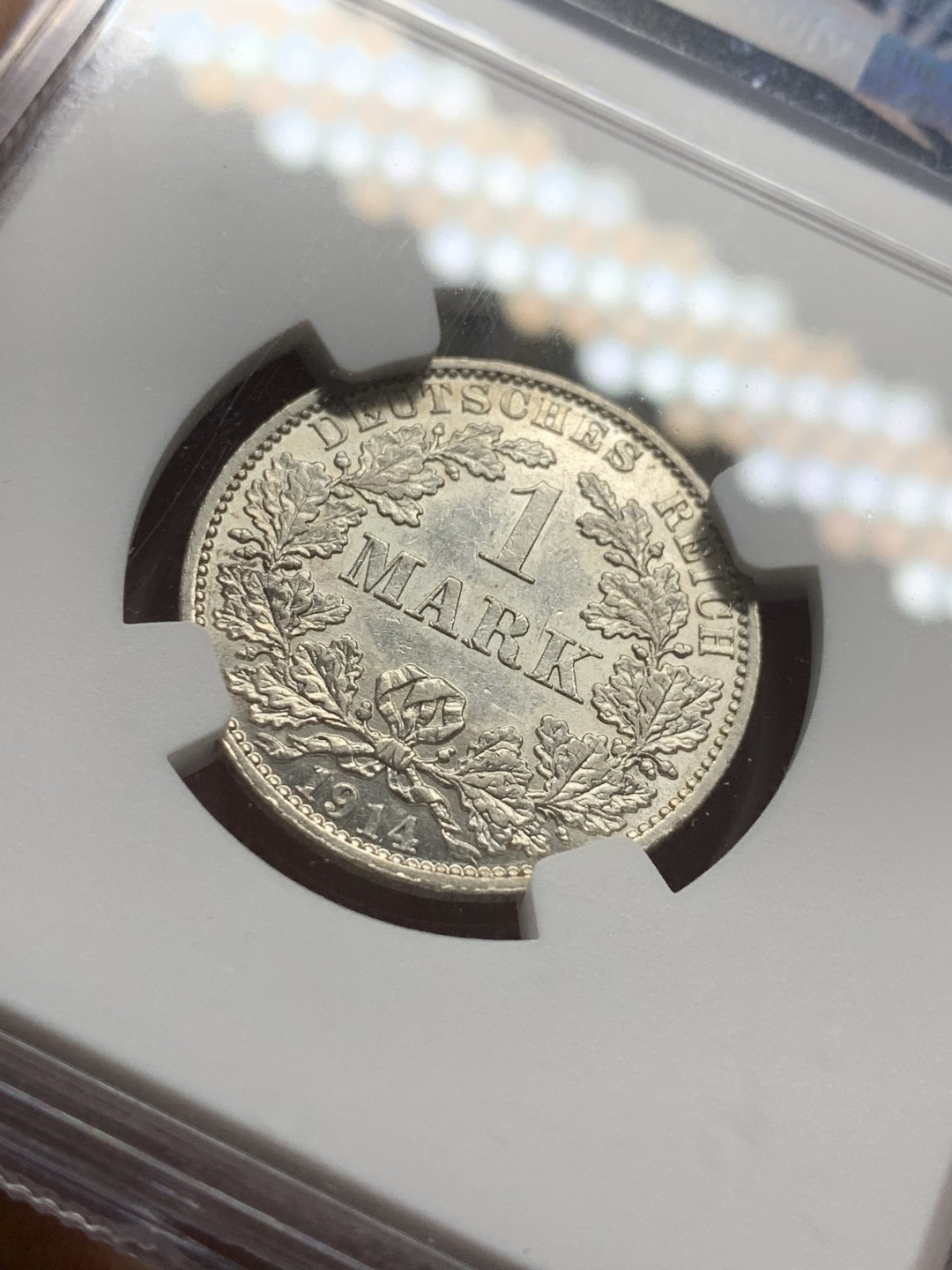 《竞宝斋》第84场-本周日，周一2场连拍（全场不限金额包邮） NGC-MS60 德国1914年A版1马克。少见分数。