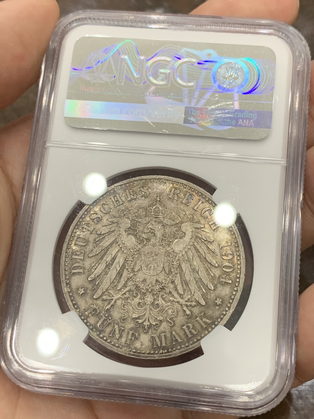 《竞宝斋》第84场-本周日，周一2场连拍（全场不限金额包邮） 高分 NGC MS64 德国 1904年 黑森达 姆施塔特400周年纪念5马克 银币