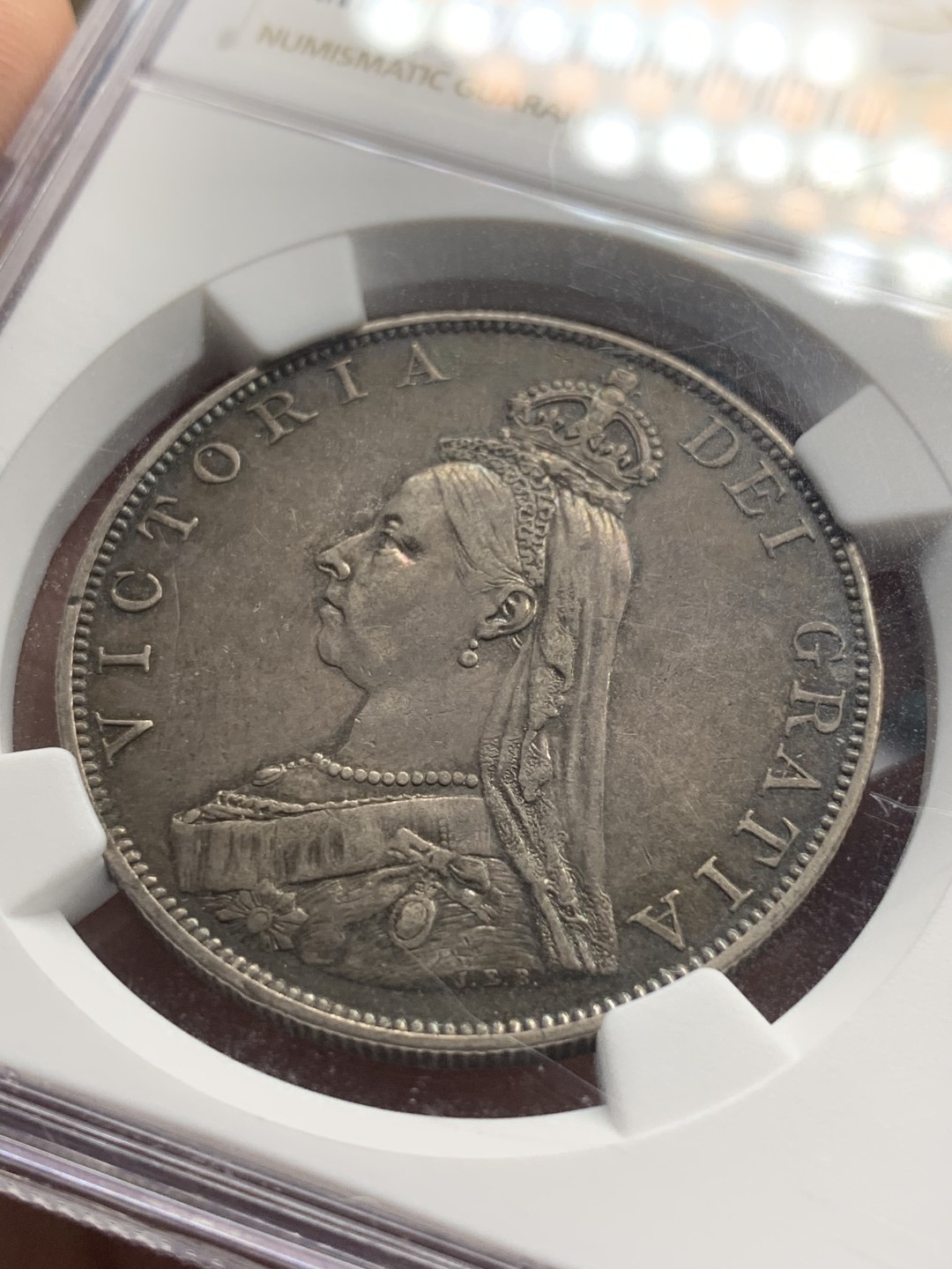 《竞宝斋》第84场-本周日，周一2场连拍（全场不限金额包邮） NGC-AUD  英国   1887年 双弗洛林  银币 背面色彩美  