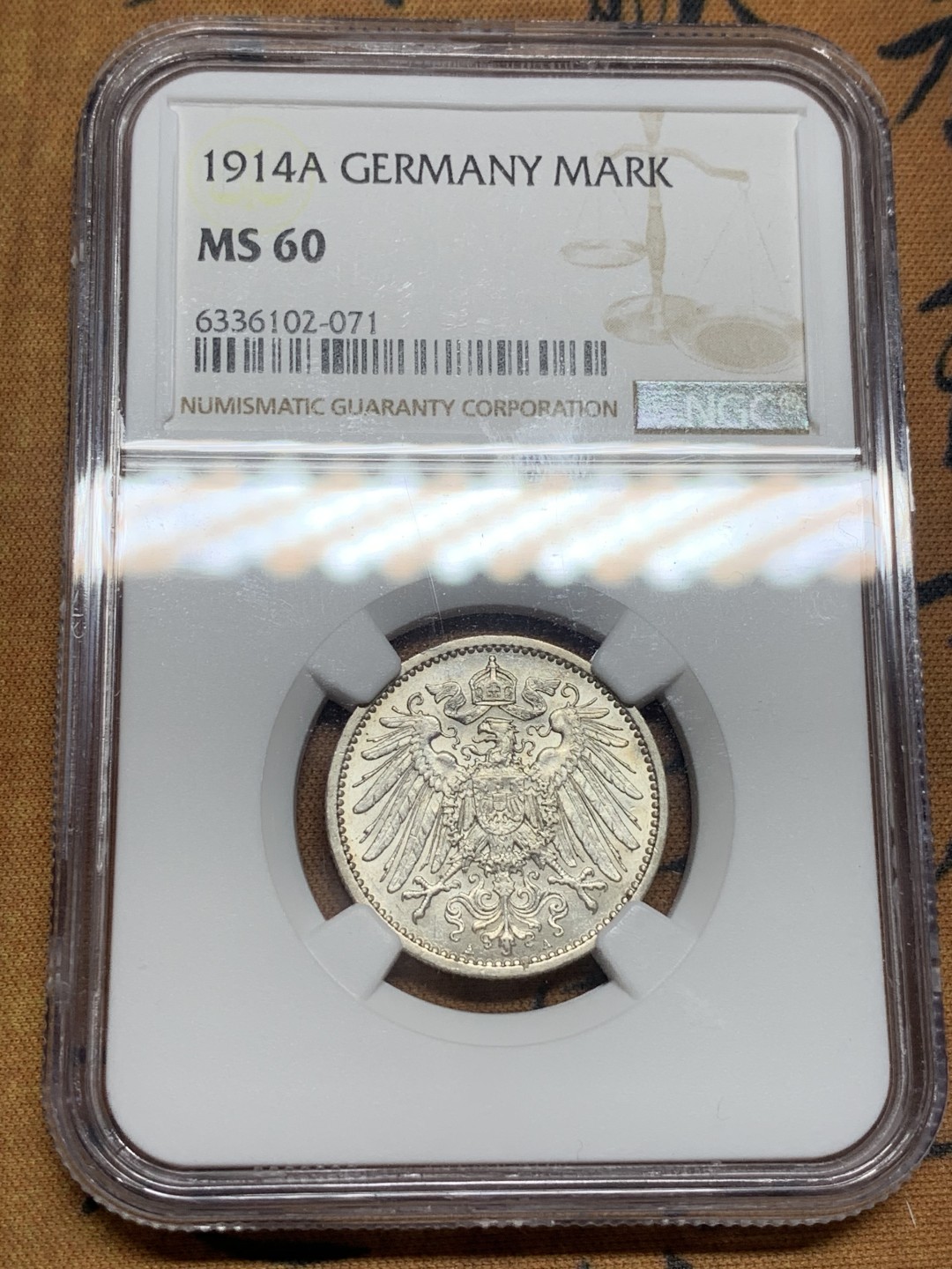 《竞宝斋》第84场-本周日，周一2场连拍（全场不限金额包邮） NGC-MS60 德国1914年A版1马克。少见分数。