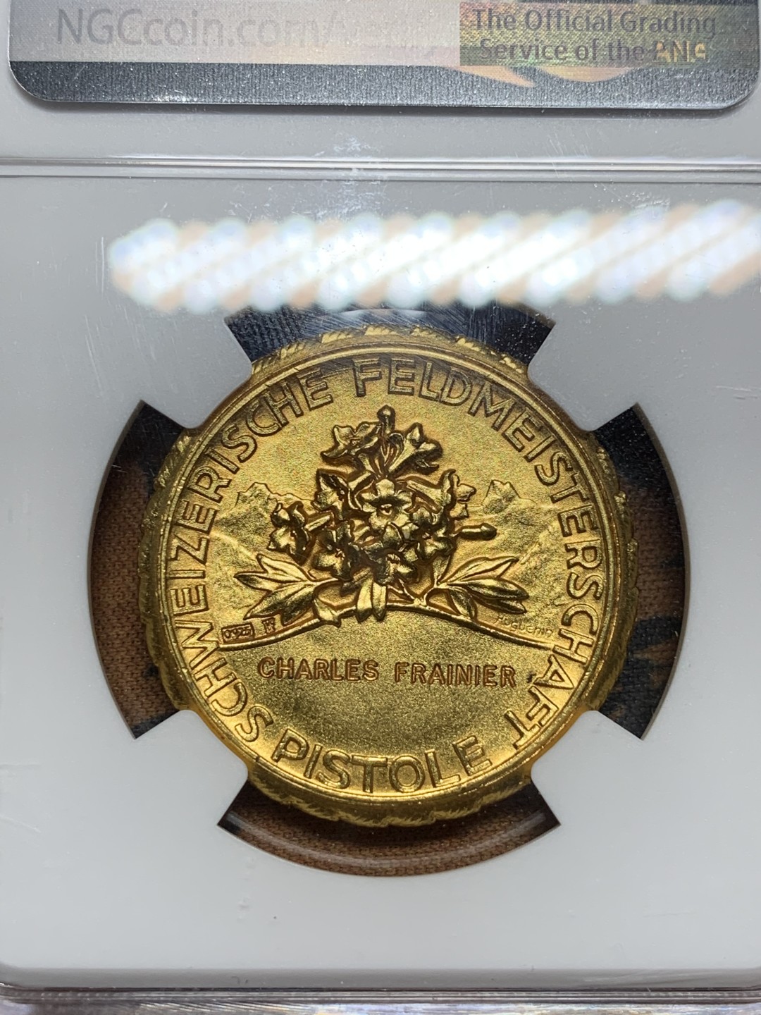 《竞宝斋》第84场-本周日，周一2场连拍（全场不限金额包邮） NGC MS65 瑞士1920年代镀金射击节银章 金光闪闪 品相优异