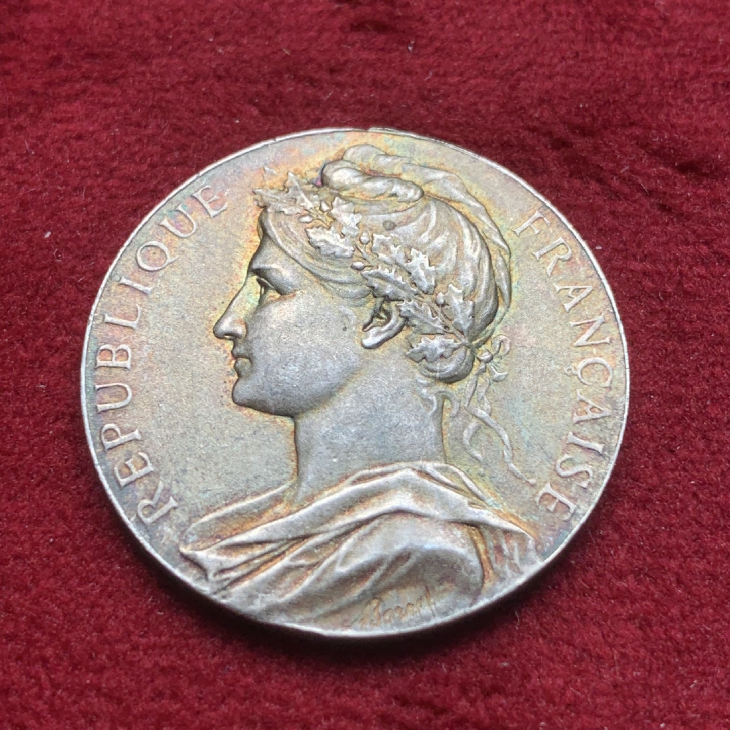 《竞宝斋》第84场-本周日，周一2场连拍（全场不限金额包邮） 法国 1933年 贸易部 银章 包浆漂亮 环去掉了 细节见图