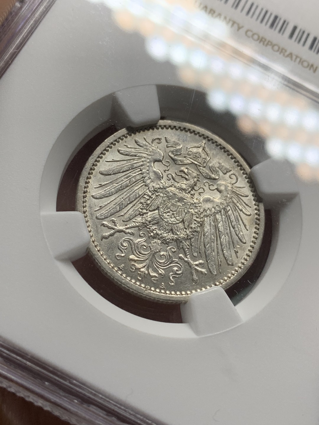 《竞宝斋》第84场-本周日，周一2场连拍（全场不限金额包邮） NGC-MS60 德国1914年A版1马克。少见分数。