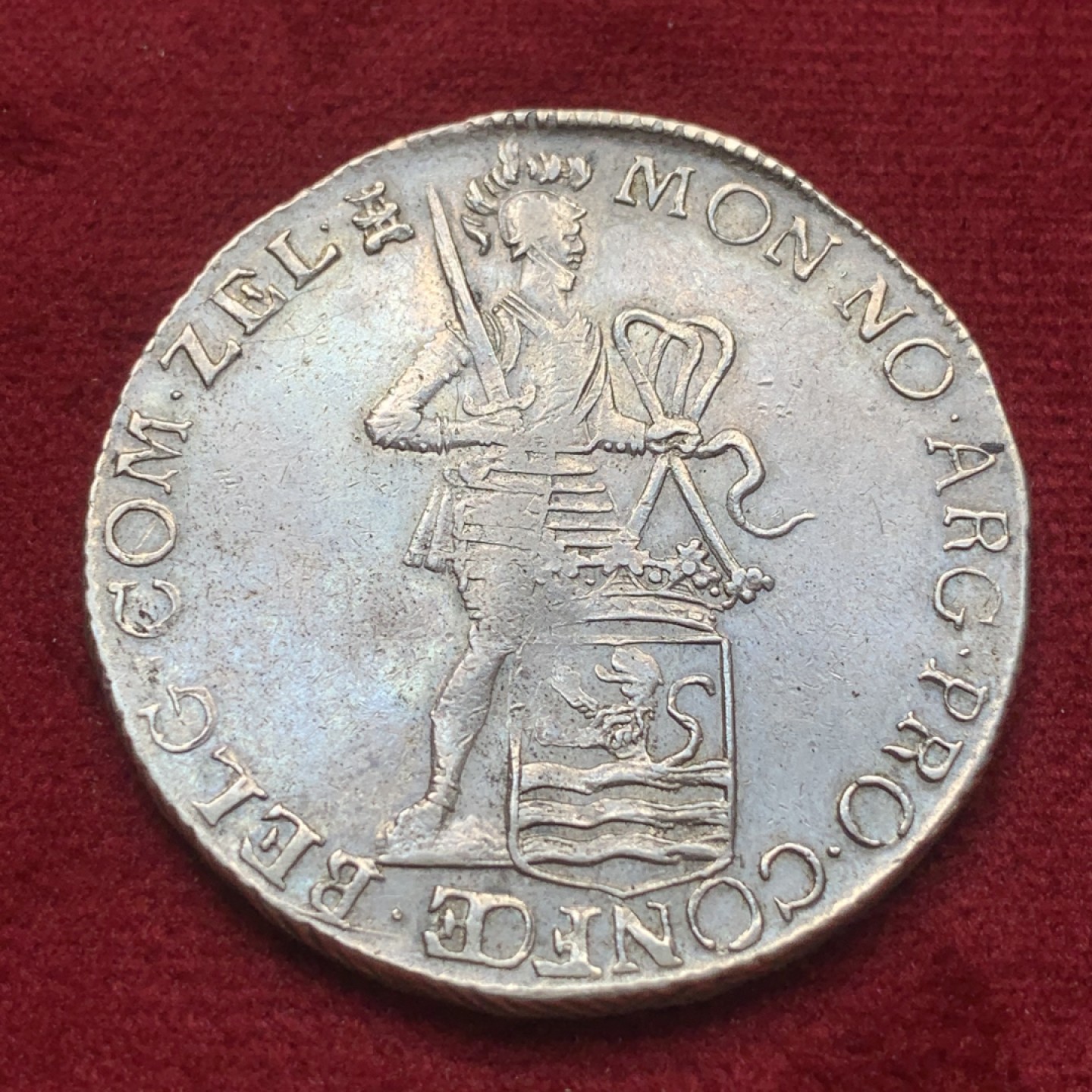 《竞宝斋》第84场-本周日，周一2场连拍（全场不限金额包邮） 荷兰 1761年 武士 杜卡特大银币 一流的底板 AU品质 自己送评吧