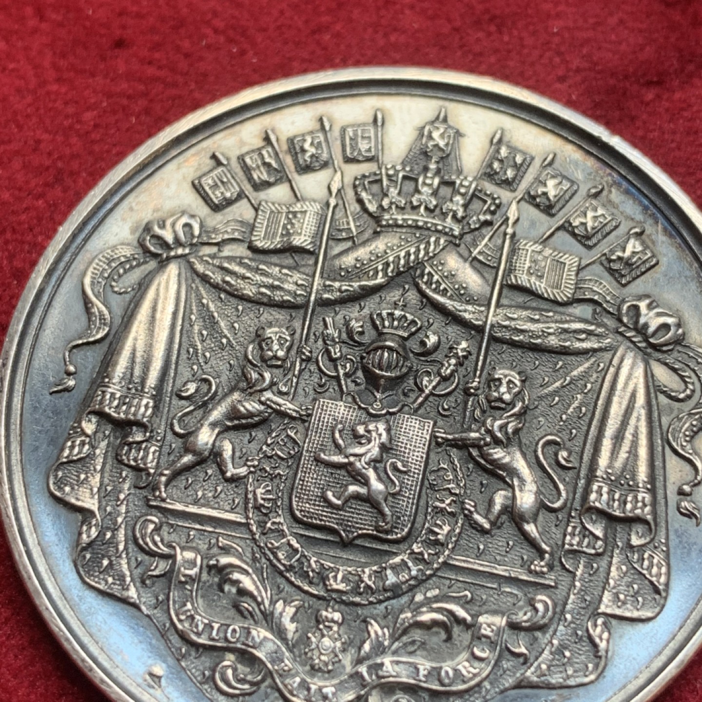 《竞宝斋》第84场-本周日，周一2场连拍（全场不限金额包邮） 19世纪比利时银章    图尔奈皇家园艺协会    41mm  20g