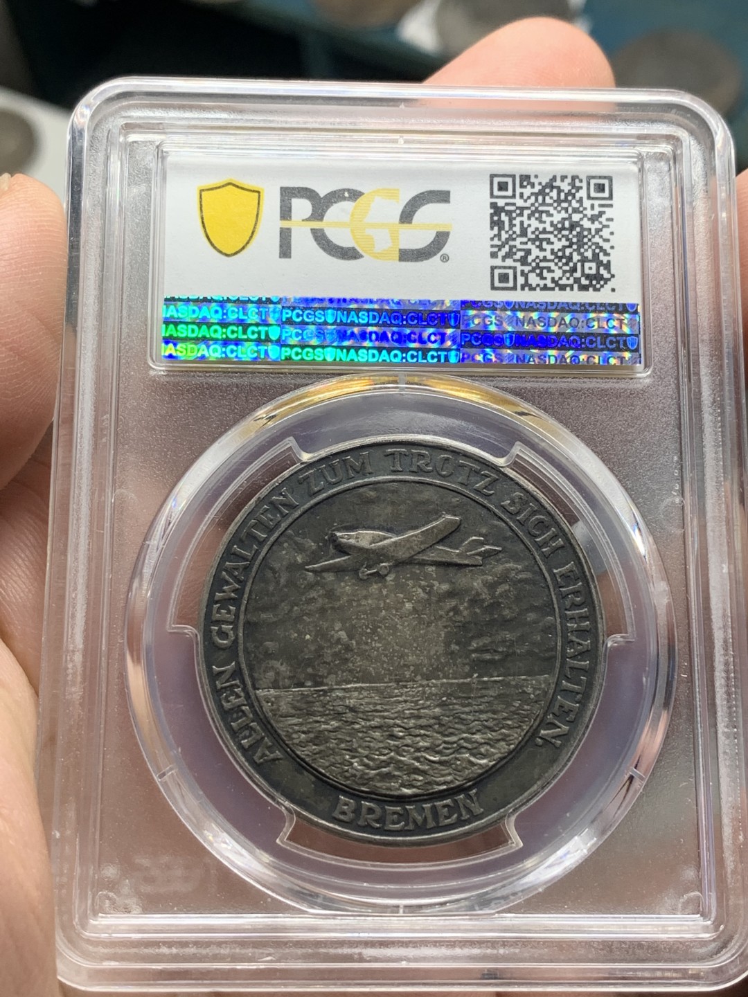 《竞宝斋》第84场-本周日，周一2场连拍（全场不限金额包邮） PCGS SP63 1928年德国银章 纪念不莱梅号飞机跨越大西洋 双面浓郁五彩包浆 超高浮雕 背面的不莱梅号穿过云雾 海面波光粼粼 惟妙惟肖