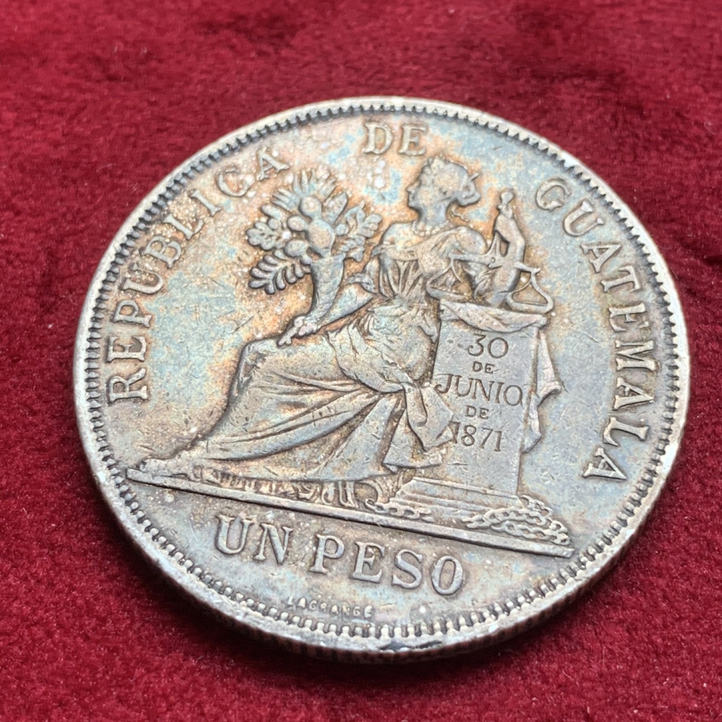 《竞宝斋》第84场-本周日，周一2场连拍（全场不限金额包邮） 危地马拉 1895年 女坐人 1比索 大银币 原味包浆 上涨品种