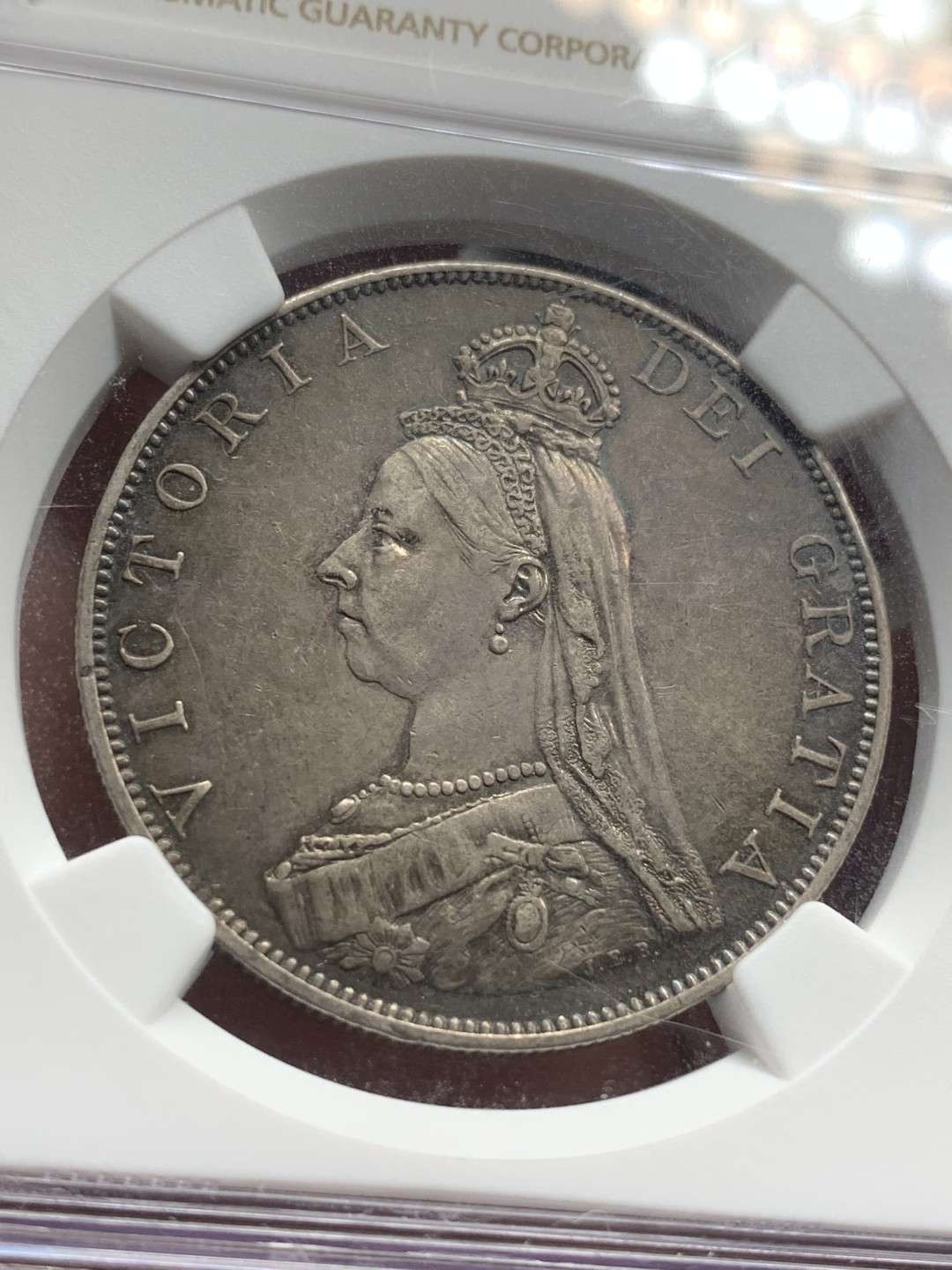 《竞宝斋》第84场-本周日，周一2场连拍（全场不限金额包邮） NGC-AUD  英国   1887年 双弗洛林  银币 背面色彩美  