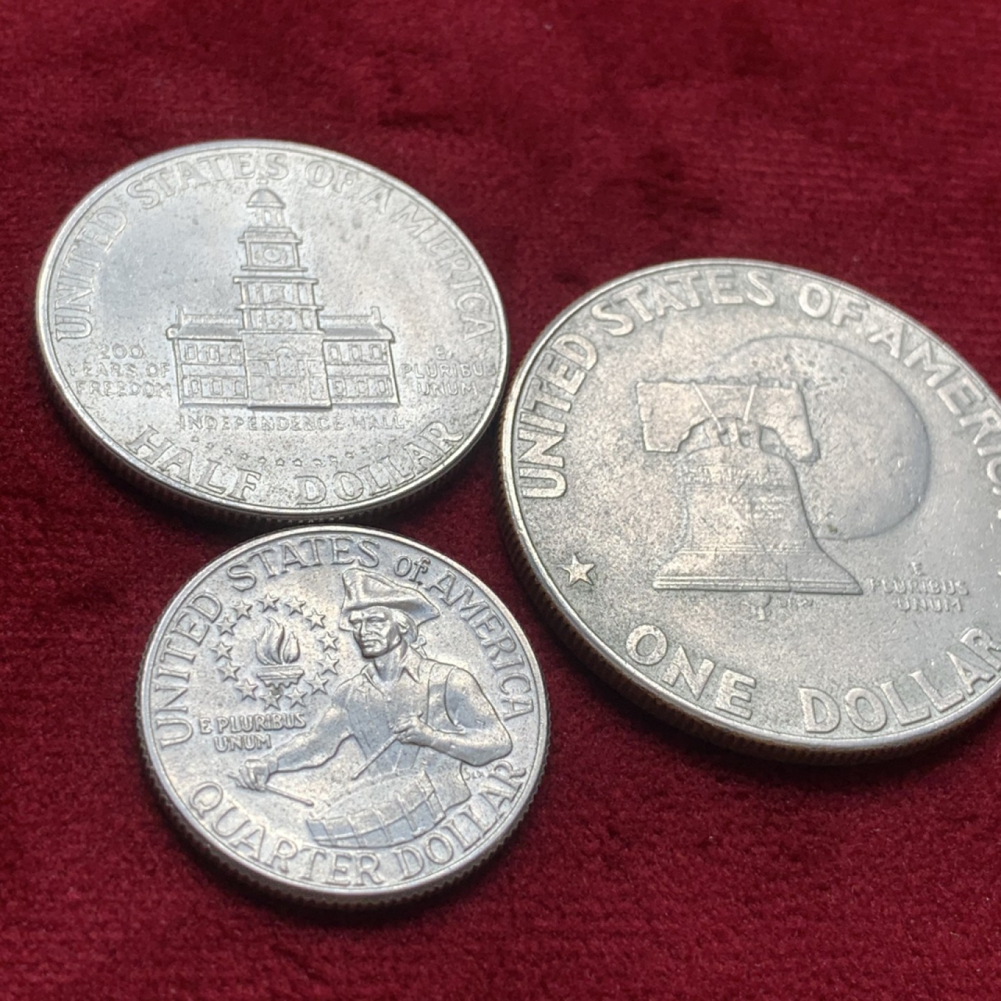 《竞宝斋》第84场-本周日，周一2场连拍（全场不限金额包邮） 美国1976年建国200周年纪念币三枚 原光好品