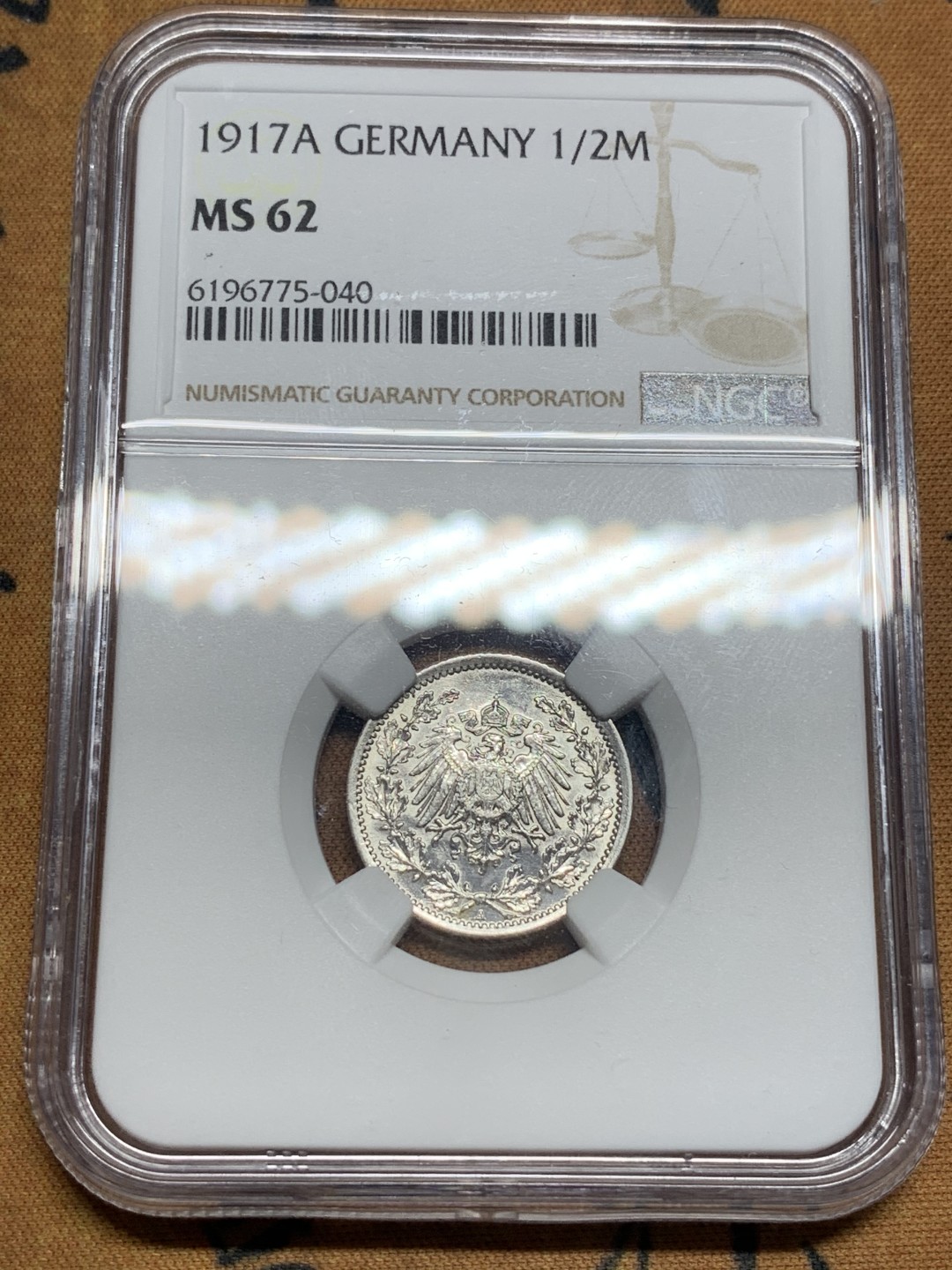 《竞宝斋》第84场-本周日，周一2场连拍（全场不限金额包邮） NGC-MS62 德国1917年A版1/2马克。一战时期。少见年份。