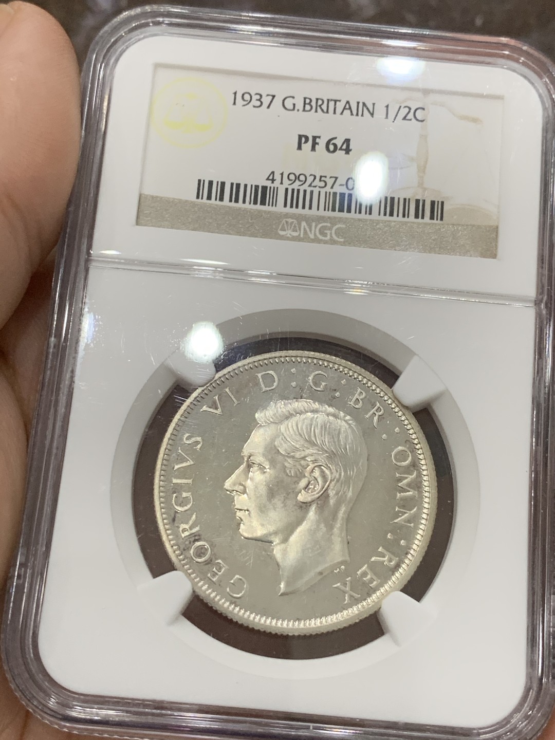《竞宝斋》第84场-本周日，周一2场连拍（全场不限金额包邮） NGC PF64 英国 1937年 乔治六世 精制 半克朗银币 状态好 细节见图