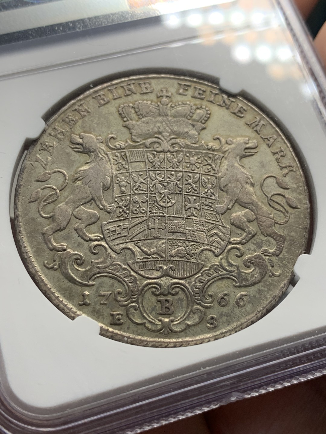 《竞宝斋》第84场-本周日，周一2场连拍（全场不限金额包邮） NGC-XF 神圣罗马帝国 勃兰登堡-拜罗伊特 1766年 1泰勒 银币 图案细节清晰 霍亨索伦家族 盔甲头像 双狮扶复杂盾徽